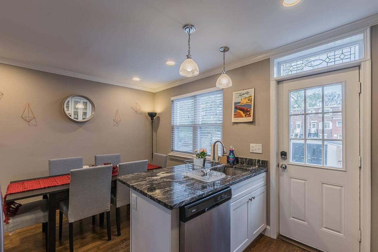 Beautiful 3Br 2Ba House With Cozy Backyard By Cozysuites Alexandria Eksteriør bilde